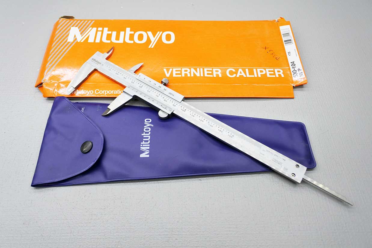 CALIBRADOR CON VERNIER 6"X150mm